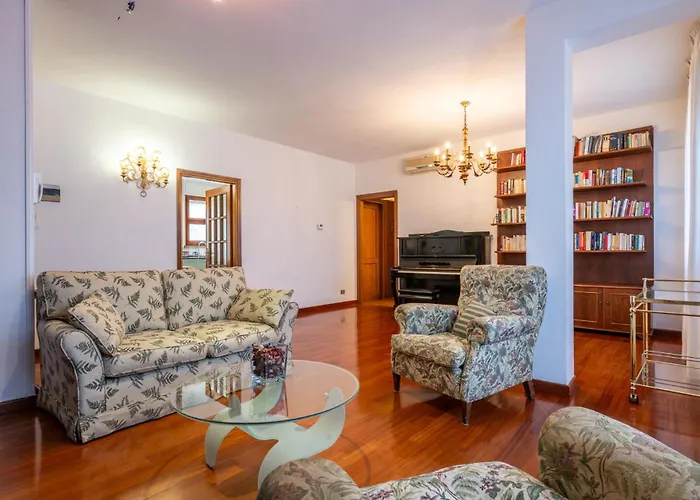 Elegant Apartment, Pisa