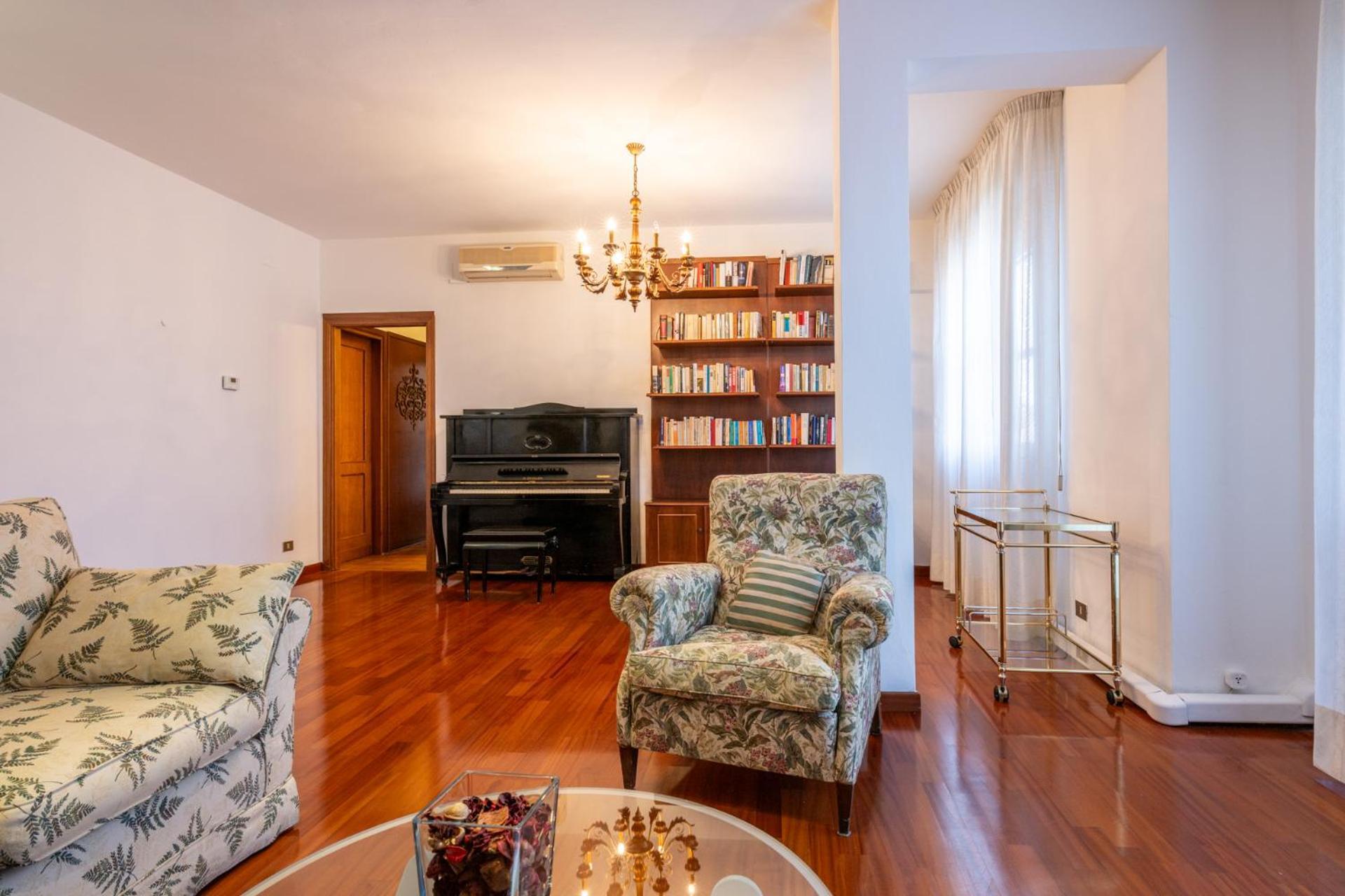 Elegant Apartment,